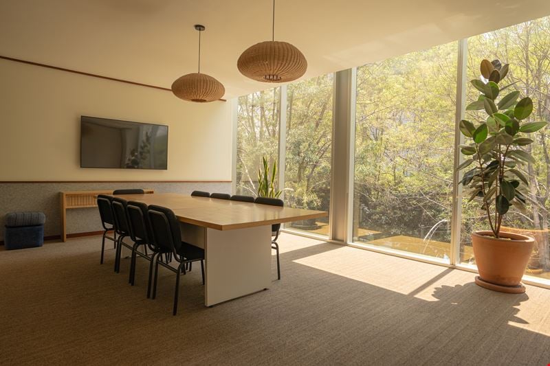 Insurgentes Sur 1079 Conference Room