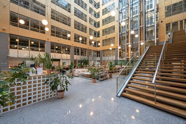 198 Avenue De France Reception
