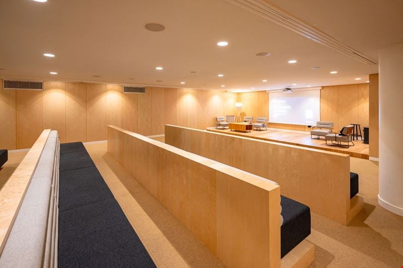 198 Avenue De France Conference Room