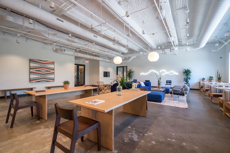 6900 Dallas Parkway Coworking