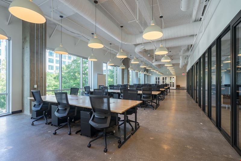 6900 Dallas Parkway Coworking