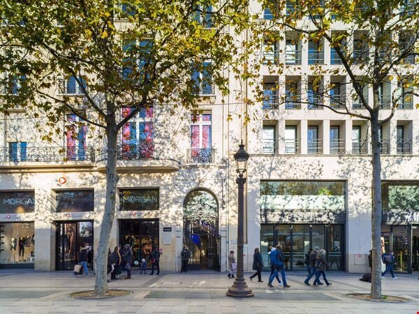 92 Champs-Élysées workspace, Paris