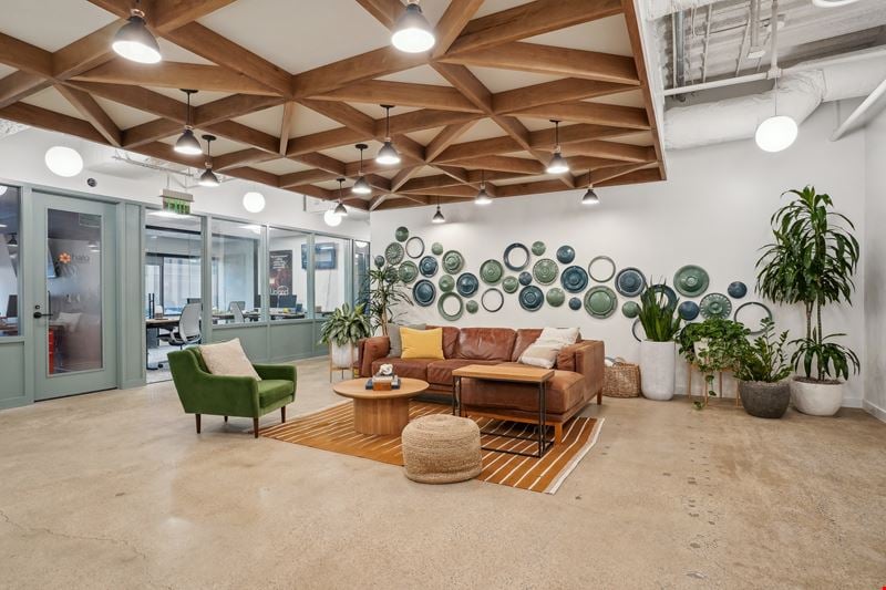 Common Desk - Energy Square