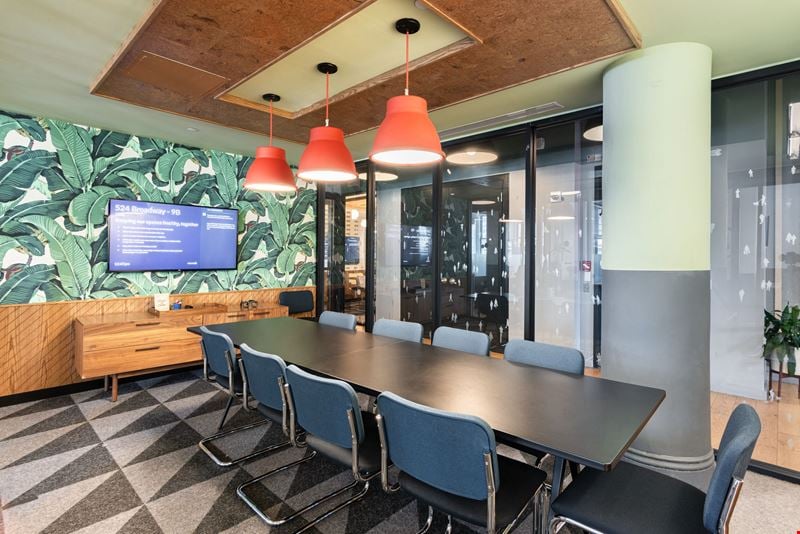 524 Broadway Conference Room