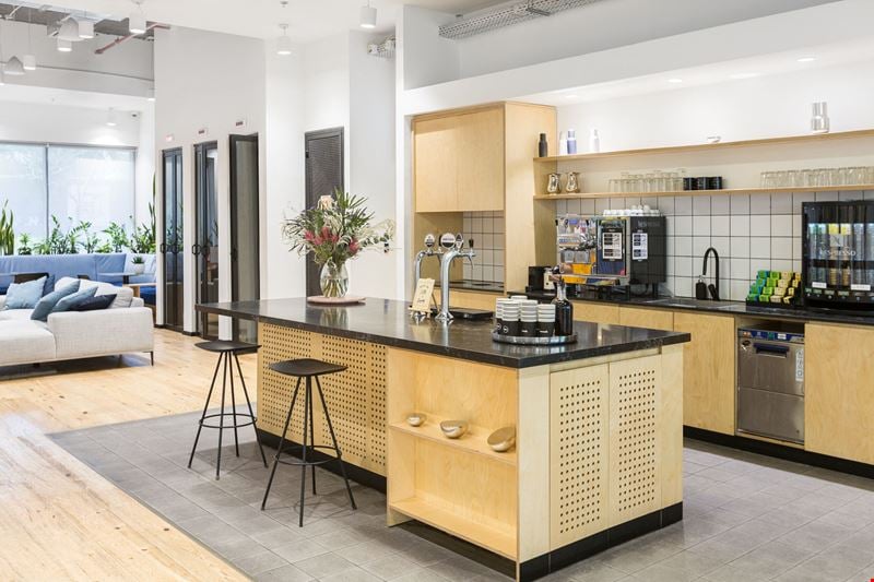 Derech Ha'atzmaut 45 Coworking