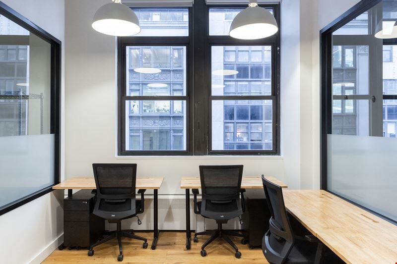 135 W 41st St Office Space