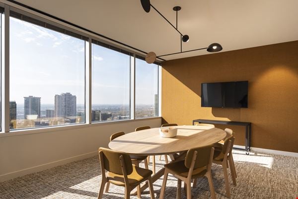 Common Desk - Post Oak Coworking