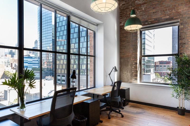220 N Green St Office Space