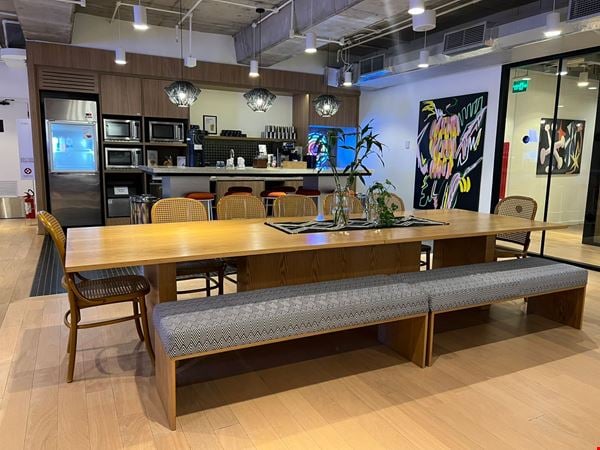 Nações Unidas 12995 Coworking